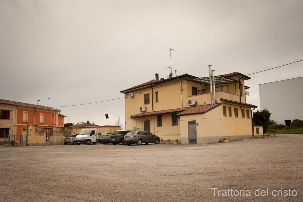 Affittacamere Trattoria Del Cristo Ospedaletto Lodigiano Eksteriør bilde