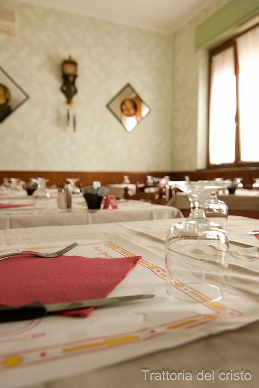 Affittacamere Trattoria Del Cristo Ospedaletto Lodigiano Eksteriør bilde